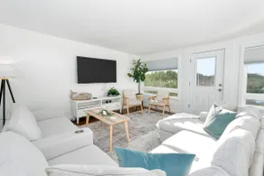 Newly Renovated Coastal Getaway w/ Games & Hot Tub - Image 4