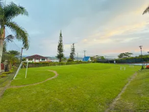 Lake Getaway: Pool, Jacuzzi, and Soccer Field - Image 5