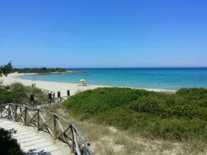 Luxury Ostuni Beachfront Villa with Pool & Private Parking - Image 2
