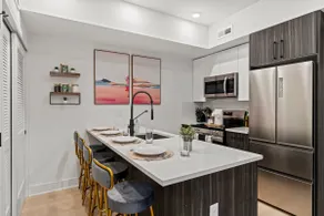 Near Downtown New Build Apt W/Full Kitchen+Laundry - Image 2