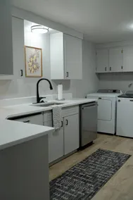 Central TriCities Renovated 3Bed - Image 5