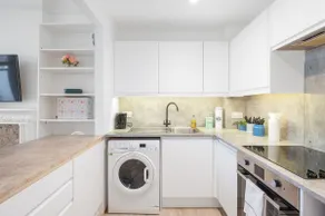 Superhost Kensington Flat near the Tube 7 mins - Image 5
