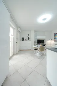 Sea Breeze Apartment - Image 5
