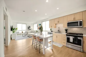 Marie | Modern Luxury Oasis in Irvine - Image 5