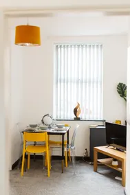 The Boho Retreat | Parking | 6 Beds | Contractors - Image 3