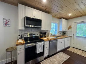 Brand New 2025 Cottage Steps from Midcoast Action - Image 3