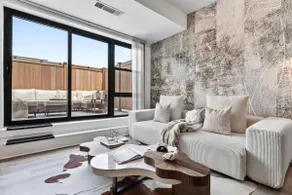 Solara – Luxury 1BR Downtown - Image 3