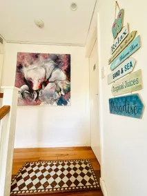 The Gallery Suite - Ocean Views & Creative Vibes - Image 4