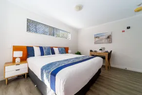 Spacious Mantra Hotel Room - Image 5