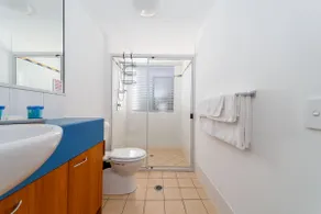 Spacious Mantra Hotel Room - Image 4