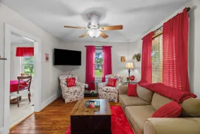 Coca Cola Cottage - Stay & Play Near Purina Farms - Dog Friendly - Image 4