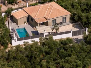 Xenessa Elegant Villa, 4-Bedroom Private Pool Retreat by Villa Mana Gers - Image 5