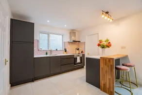 Family-Friendly Galway 3 Bed House - Sleeps 6 - Image 3