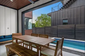ACL Ready! / Pool / Rooftop / 8 min DT & Airport - Image 4