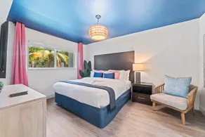 Oceanfront Boca Raton | King Suite | Pool &Jacuzzi - Image 3
