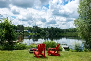 Nature getaway by the lake - Image 2