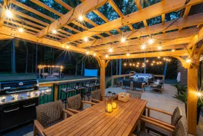 Twin Oaks Lodge | 4 Kings, Sauna & EPIC Game Room - Image 2