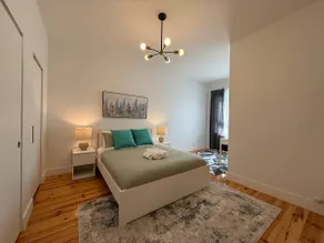 3BR w/ King-size bed Oasis near Olympic Park - Image 2