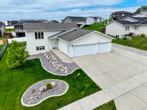 Spacious/Clean 4BR 2BA Home Away from Home - Image 2