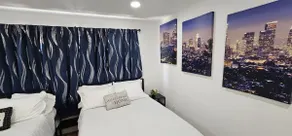 Sleeps 8, Near Freeway, FREE Laundry - Image 4