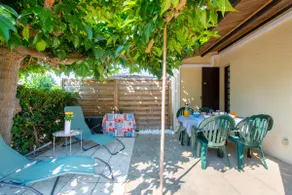 Quiet Aigues-Mortes • Terrace • Parking • Close to the Sea - Image 5