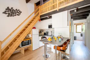 Quiet Aigues-Mortes • Terrace • Parking • Close to the Sea - Image 2