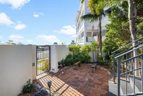 Manly Beach View Townhouse Haven - Image 4