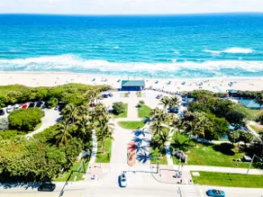 (The Palm) Beach • Pool • King Bed • Sleeps 4 - Image 3