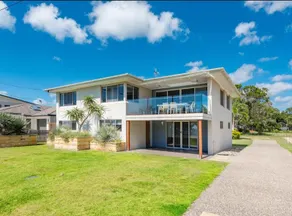 Beachfront Bliss - Image 2