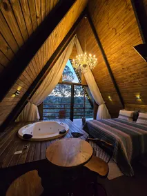 Crystal Chalet with Hot Tub in Capivari - Image 4