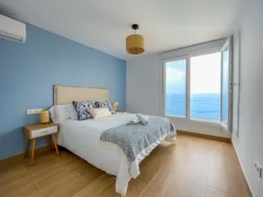 Ocean views from every corner - Image 2