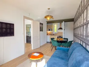 The Jungle – A Stone's Throw from the Sea, Parking & Unique - Image 4