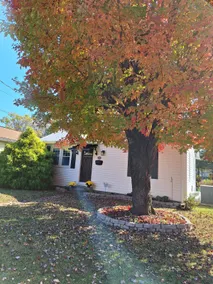 In town cottage. - Image 3