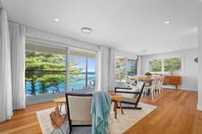 Toowoon Bay Beach House - Image 2