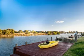 Waterfront house private jetty kayaks provided - Image 3