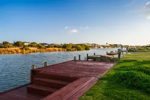 Waterfront house private jetty kayaks provided - Image 5