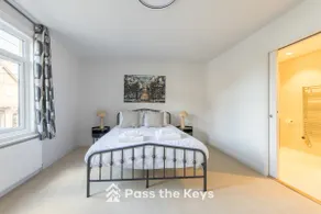 Large, Newly Renovated Flat in Charming Village - Image 4