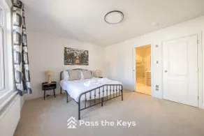 Spacious, Newly Renovated Flat in Charming Village - Image 2