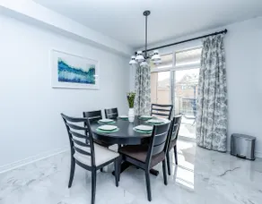 Vacation Home in Vaughan - Image 4