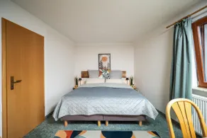5 Min Walk to Old Town, Uni & Castle | XL Bed - Image 2