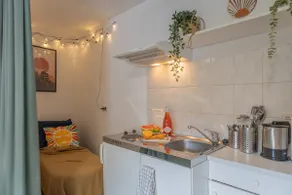 5 Min Walk to Old Town, Uni & Castle | XL Bed - Image 5