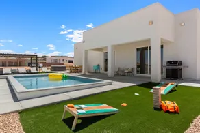 Lakeview Oasis at Powell - Heated Pool+Lake Views - Image 3