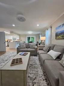 Mountain Vibe, 2 Kitchens, Sleeps 10, 1900sf - Image 2