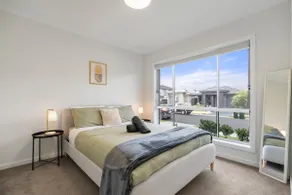 14MP Spacious 5BR House With Free Parking, 9 Mins To HomeCo - Image 4