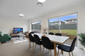 14MP Spacious 5BR House With Free Parking, 9 Mins To HomeCo - Image 2