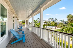 SunSalt Cottage~5 min to Beach, Shops & Food~Pool - Image 4