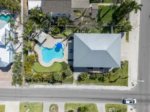 SunSalt Cottage~5 min to Beach, Shops & Food~Pool - Image 2