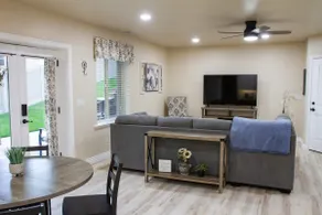 Beautiful Daylight Basement Apartment - Image 3