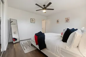 5 Min from Phoenix Harbor Airport/Free Parking/WiF - Image 4