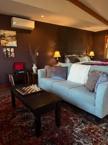 Peaceful Countryside Stay with Scenic Views - Image 4